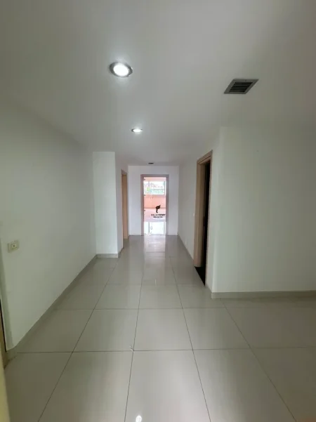 Tirane, jepet me qera zyre Kati 11, 145 m² 2.620 € (BLLOK)