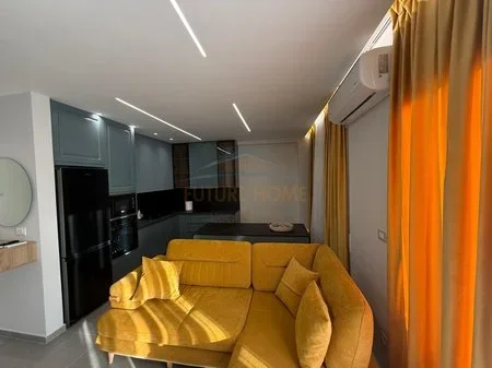 Vlore, jepet me qera apartament 1+1 , 75 m² 800 € (Uji i Ftohte)