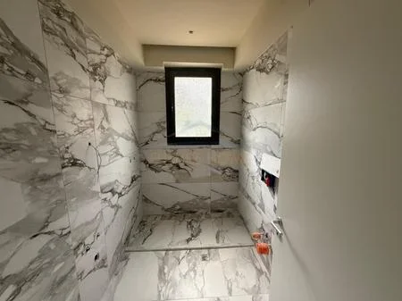 Vlore, shitet apartament 2+1+Ballkon Kati 5, 91 m² 300.000 € (Uji i Ftohte)