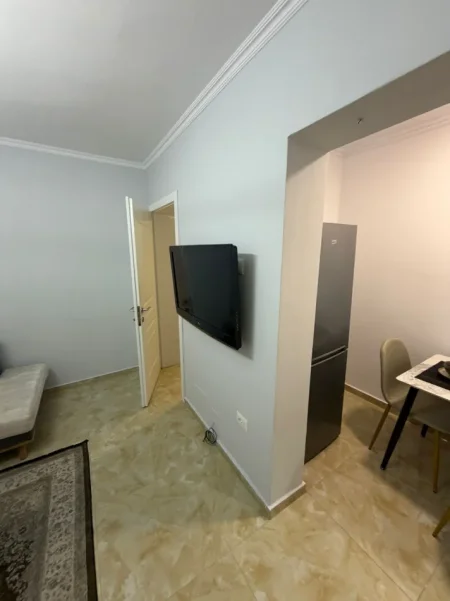 🏡 Jepet me Qera Apartament 1+1 tek Irfan Tomini, te Pallati me Shigjeta,   500 mije leke