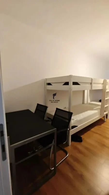 Tirane, jepet me qera apartament 2+1 Kati 7, 105 m² 950 € (KOMUNA E PARISIT)