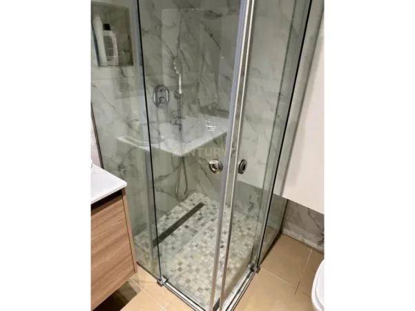 Tirane, jepet me qera apartament 1+1+Ballkon Kati 9, 77 m² 1.000 € 