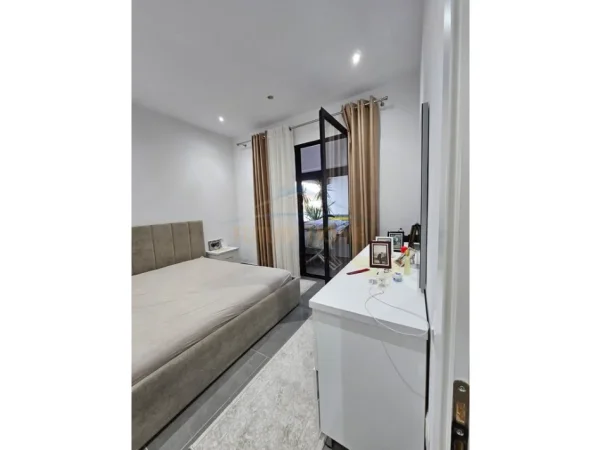Tirane, shitet apartament 1+1+Ballkon Kati 0, 85 m² 130.000 € (Selite)