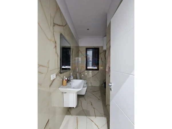 Tirane, shitet apartament 1+1+Ballkon Kati 0, 85 m² 130.000 € (Selite)