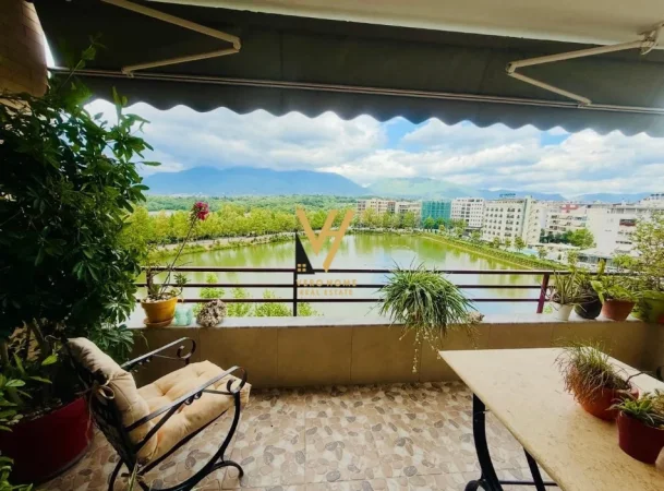 Tirane, jepet me qera apartament 2+1+Ballkon Kati 4, 137 m² 1.200 € (LIQENI I THATE)