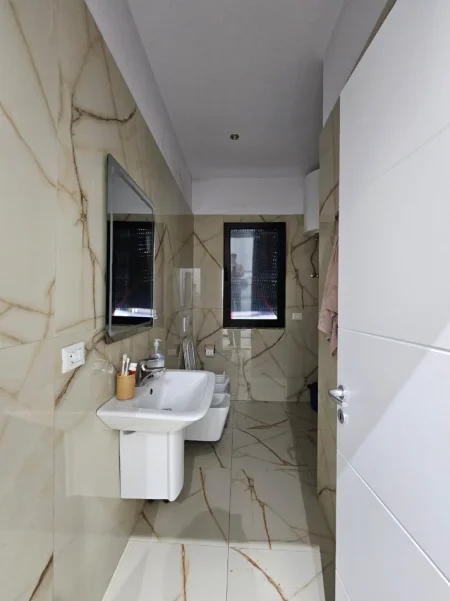 Tirane, shitet apartament Kati 0, 85 m² 135.000 € (Selite)