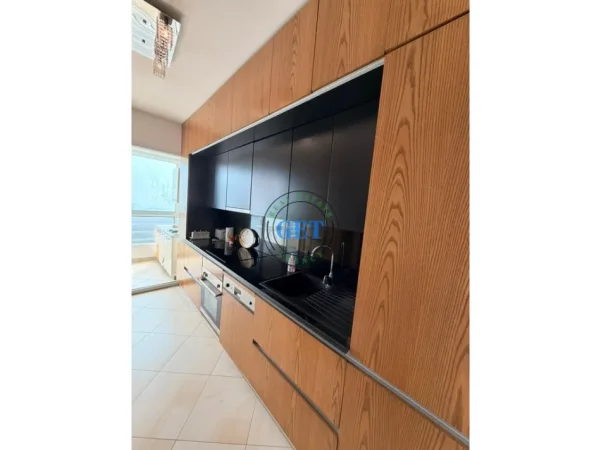 Durres, jepet me qera apartament 2+1+Ballkon Kati 5, 90 m² 500 € 