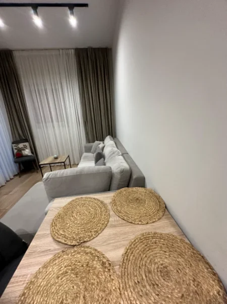 Tirane, shitet apartament 1+1+Ballkon Kati 2, 1 m² 890.001 €
