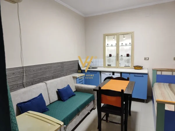 Tirane, jepet me qera garsonier Kati 0, 28 m² 300 € (MEDRESEJA)