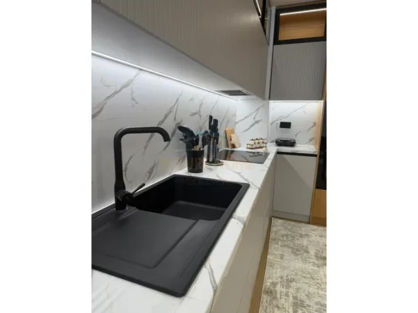 Tirane, jepet me qera apartament 1+1+Ballkon Kati 3, 680 € (unaza e re)