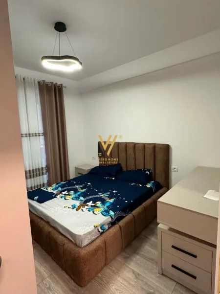 Tirane, jepet me qera apartament 1+1+Ballkon Kati 4, 70 m² 540 € (ASTIR)