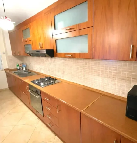Tirane, jepet me qera apartament 2+1 Kati 4, 113 m² 750 € (LIQENI I THATE)