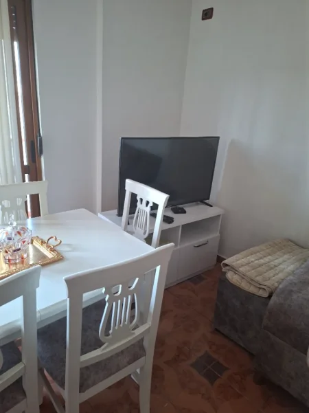 Tirane, jepet me qera apartament 1+1 Kati 2, 71 m² 450 € 