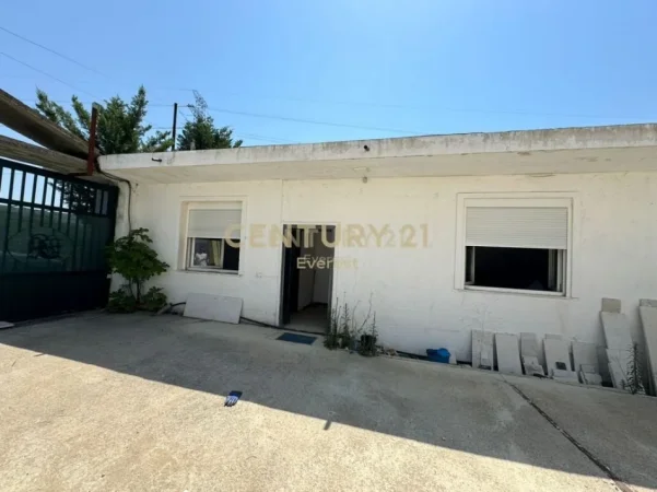 Tirane, shes ambjent biznesi , 3.100 m² 900.000 € 