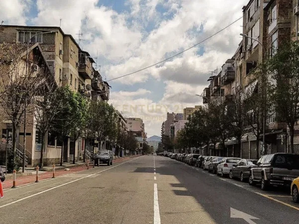 Tirane, shes ambjent biznesi Kati 0, 24 m² 165.000 € 