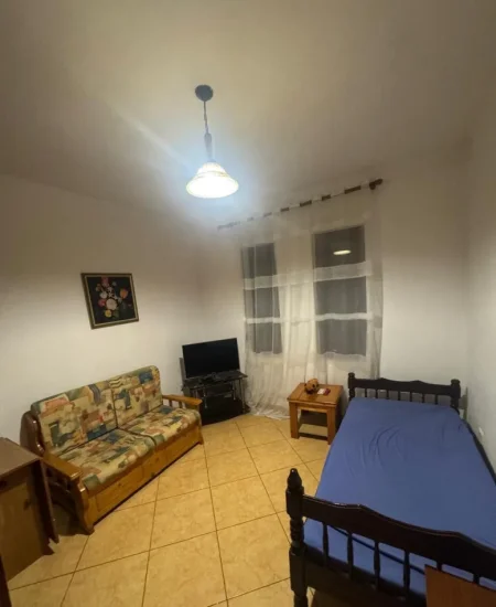 Tirane, jepet me qera apartament 2+1 Kati 1, 106 m² 500 € (Selitë)