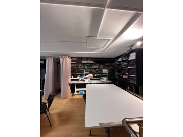Tirane, shes ambjent biznesi Kati 0, 62 m² 150.000 € 