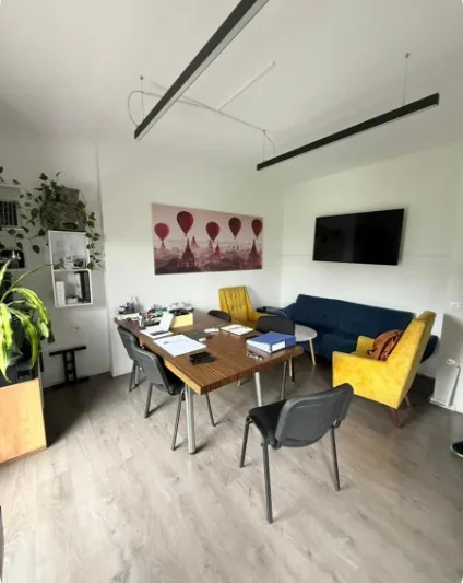 Tirane, jepet me qera zyre Kati 9, 125 m² 942 € (Komuna e Parisit)