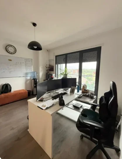 Tirane, jepet me qera zyre Kati 9, 125 m² 942 € (Komuna e Parisit)