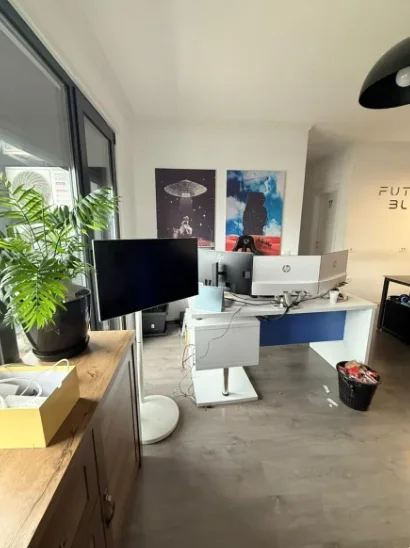 Tirane, jepet me qera zyre Kati 9, 125 m² 942 € (Komuna e Parisit)