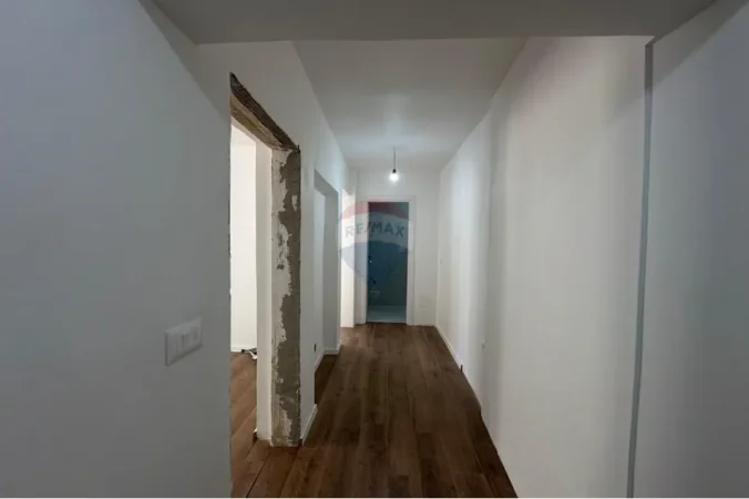 Tirane, shitet apartament 1+1+Ballkon Kati 5, 62 m² 139.000 € (Rruga Margarita Tutulani)