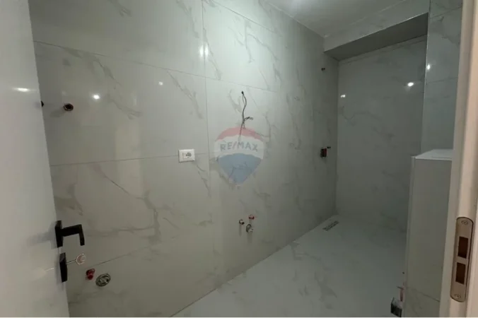 Tirane, shitet apartament 1+1+Ballkon Kati 5, 62 m² 139.000 € (Rruga Margarita Tutulani)
