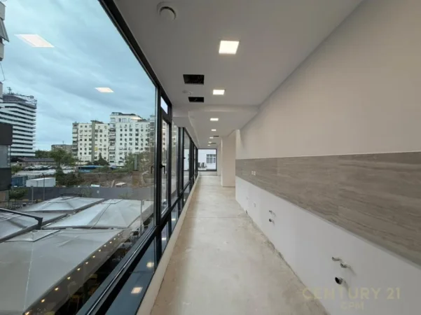 Tirane, jepet me qera zyre Kati 1, 566 m² 11.500 € 