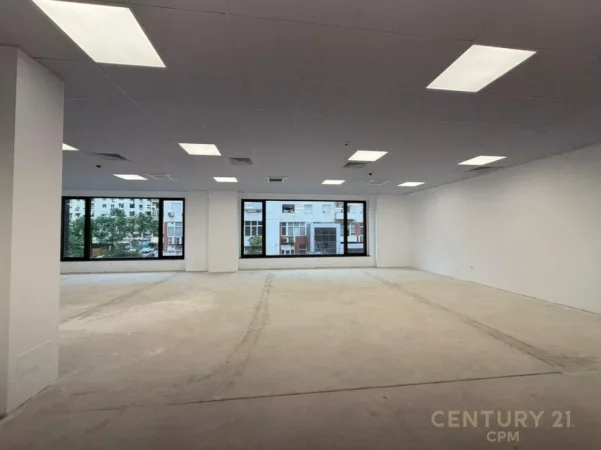 Tirane, jepet me qera zyre Kati 1, 566 m² 11.500 € 