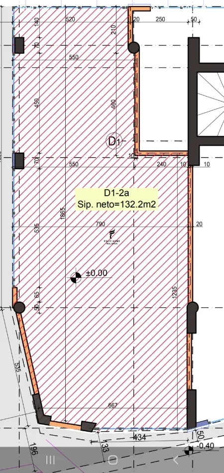 Tirane, jepet me qera dyqan Kati 0, 132 m² 3.800 € (MINE PEZA)
