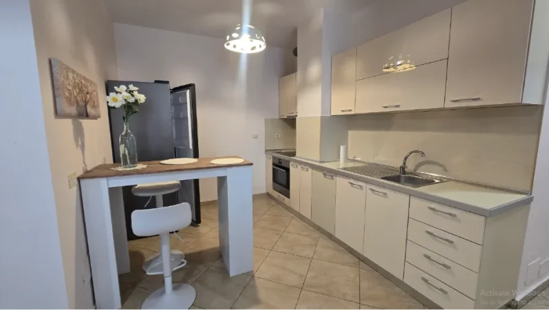Tirane, jepet me qera apartament 2+1 Kati 4, 87 m² 65.000 € 