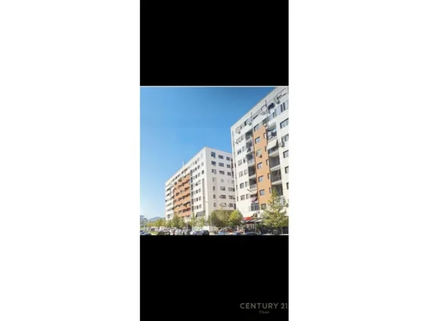 Tirane, jepet me qera ambjent biznesi Kati 0, 200 m² 4.000 € 