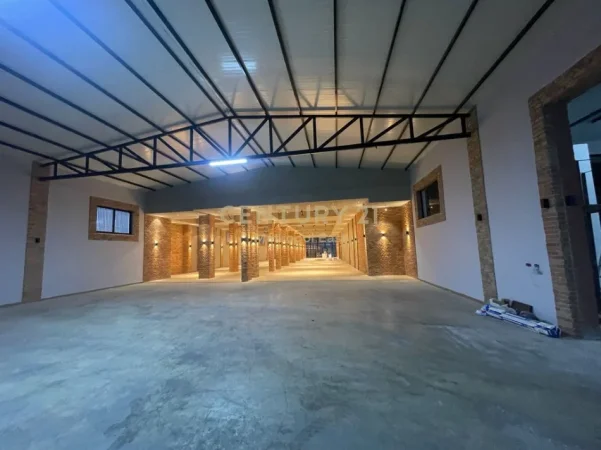 Tirane, jepet me qera ambjent biznesi , 1.500 m² 6.000 € (Tufine)