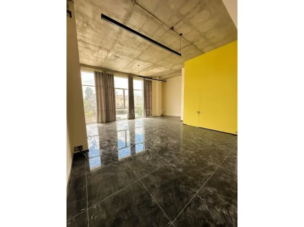 Tirane, jepet me qera ambjent biznesi , 170 m² 1.500 € 