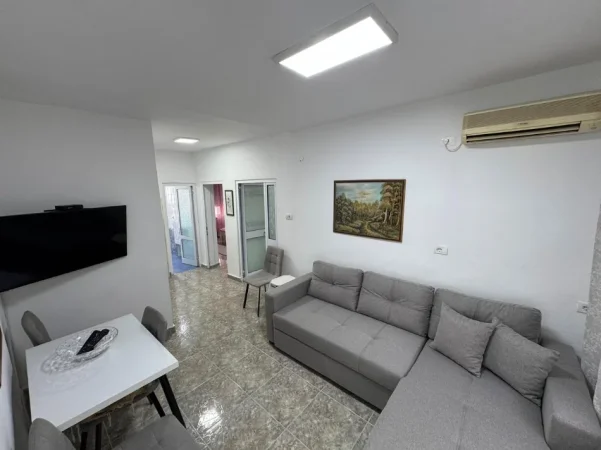 Tirane, jepet me qera apartament 2+1 Kati 2, (rruga e dibres)