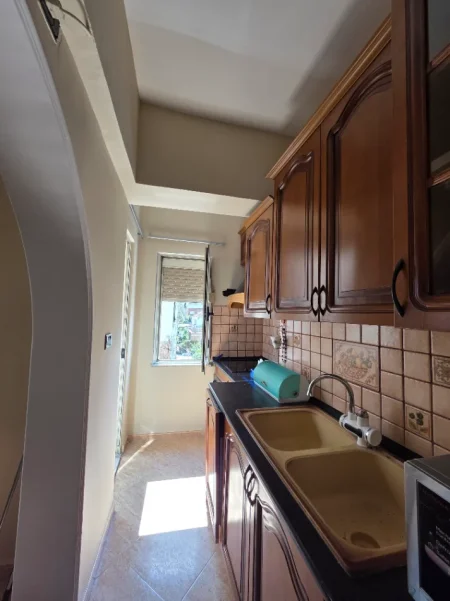 Tirane, jepet me qera nga Pronari, pa-komision apartament 2+1+Aneks+Ballkon Kati 3, 90 m² 650 € 