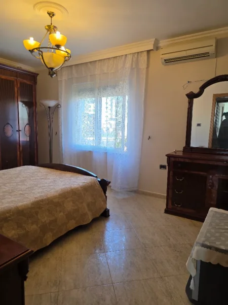 Tirane, jepet me qera nga Pronari, pa-komision apartament 2+1+Aneks+Ballkon Kati 3, 90 m² 650 € 