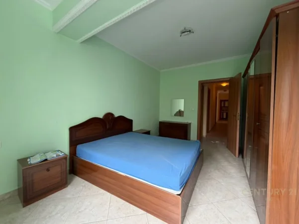 Tirane, jepet me qera zyre Kati 3, 153 m² 1.000 € 