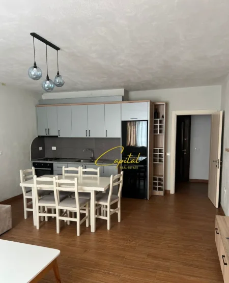 Tirane, jepet me qera apartament 2+1 Kati 1, 105 m² 500 € (ASTIR)