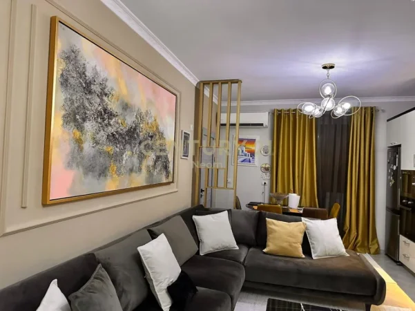 Tirane, jepet me qera apartament 2+1+Aneks+Ballkon Kati 5, 88 m² 800 € 