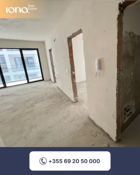 Mali Robit, shitet apartament 2+1 Kati 3, 79 m² 111.500 € (200 m larg detit)