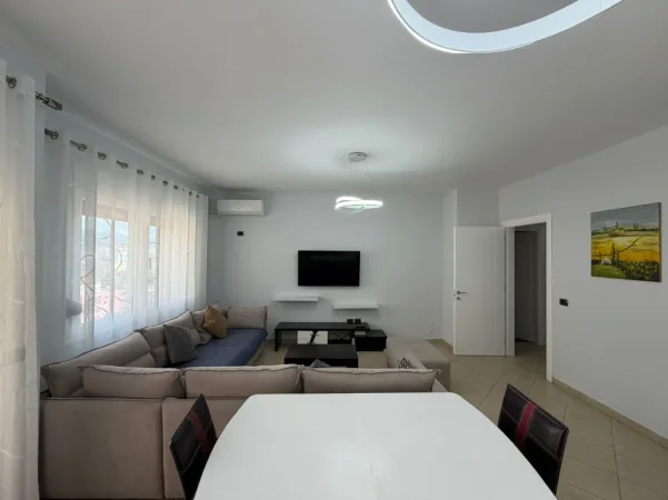 Tirane, jepet me qera apartament 2+1+Ballkon Kati 10, 103 m² 1.000 € (Rruga Qemal Stafa)
