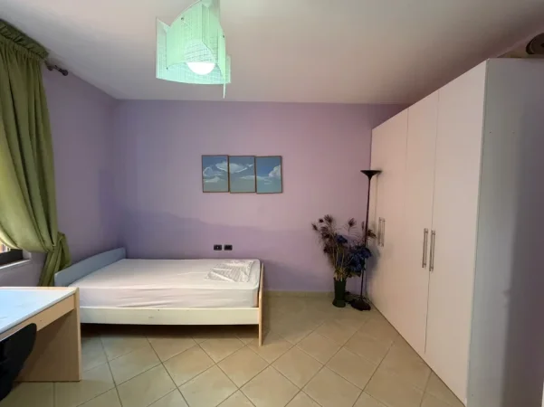 Tirane, jepet me qera apartament 2+1+Ballkon Kati 10, 103 m² 1.000 € (Rruga Qemal Stafa)
