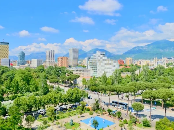 Tirane, jepet me qera apartament 1+1+Aneks+Ballkon Kati 9, 77 m² 1.000 € 