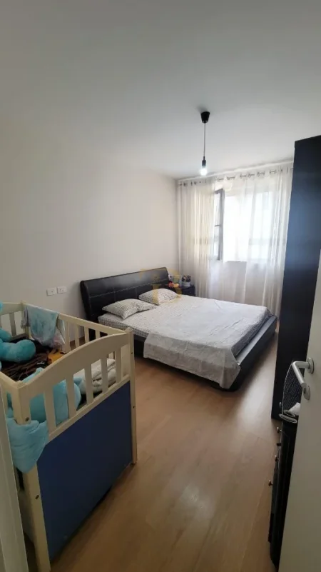 Tirane, shes apartament 2+1+Ballkon Kati 4, 121 m² 280.000 € (NDRE MJEDA)