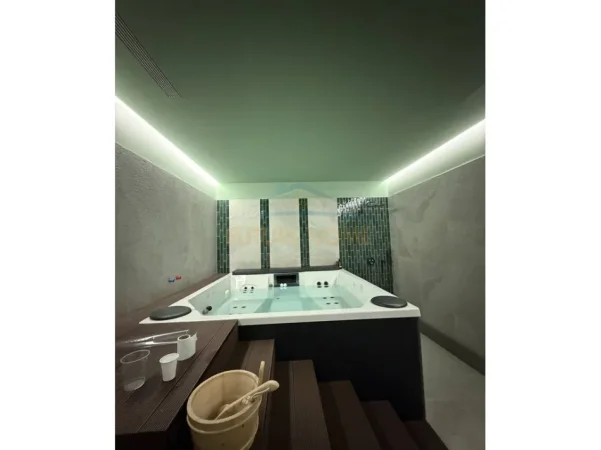 Tirane, shitet Vile 3 Katshe , 387 m² (Secret Garden Residence)