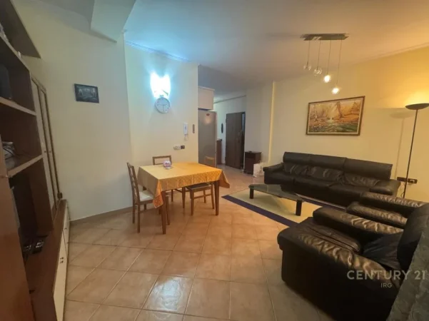 Tirane, jepet me qera apartament 1+1+Aneks+Ballkon Kati 2, 67 m² 900 € 