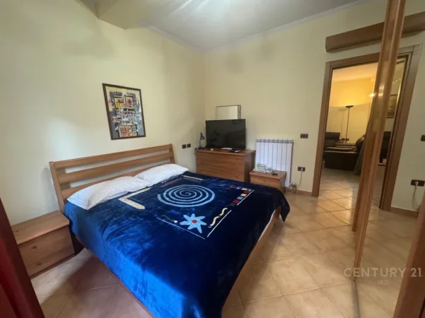 Tirane, jepet me qera apartament 1+1+Aneks+Ballkon Kati 2, 67 m² 900 € 