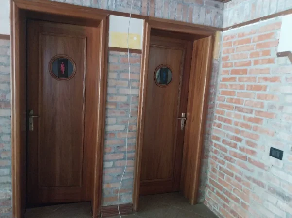 Tirane, shes aksesore OKAZION. MBYLLET HOTEL ☆☆☆☆ SHITEN 10 DYER DRURI PËRMASA TË NDRYSHME.