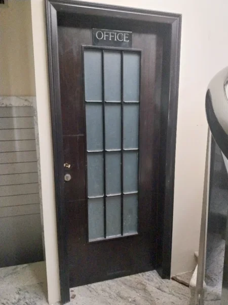 Tirane, shes aksesore OKAZION. MBYLLET HOTEL ☆☆☆☆ SHITEN 10 DYER DRURI PËRMASA TË NDRYSHME.
