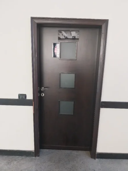 Tirane, shes aksesore OKAZION. MBYLLET HOTEL ☆☆☆☆ SHITEN 10 DYER DRURI PËRMASA TË NDRYSHME.